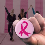 Badge Rond 2,50 Cm Ruban de sensibilisation au cancer du sein<br><div class="desc">Le ruban rose est devenu le symbole universel du cancer du sein,  sensibilisant,  soutenant et rassemblant les femmes en solidarité.</div>