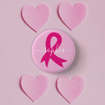 Badge Rond 2,50 Cm Ruban de sensibilisation au cancer du sein Texte o<br><div class="desc">Le ruban rose est devenu le symbole universel du cancer du sein,  sensibilisant,  soutenant et rassemblant les femmes en solidarité.</div>