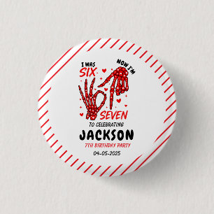 Badge Rond 2,50 Cm Six Seven Anniversaire Squelette Mains Fête