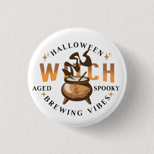 Badge Rond 2,50 Cm Sorcière Rétro Halloween en train de brasser 