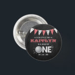 Badge Rond 2,50 Cm Trou en une fille Golf 1er anniversaire Par tee<br><div class="desc">Célébrez dans le style avec ces boutons amusants et très tendance 1er anniversaire. Le design est facile à personnaliser avec votre libellé d'événement spécial et vos invités seront ravis quand ils verront ces boutons fabuleux. Les éléments correspondants se trouvent dans la collection.</div>