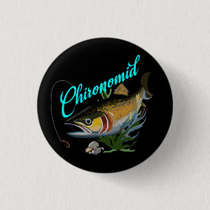 Badge Rond 2,50 Cm Truite arc-en-ciel en quête de vers sanguins