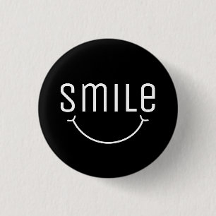Badge Rond 2,50 Cm Visage noir et blanc avec sourire épanoui
