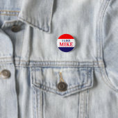 Badge Rond 2,50 Cm #VoteMikeWilliams J'Aime Mike Classic Button (En situation)