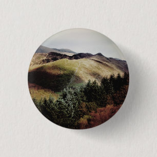 BADGE ROND 2,50 CM VUE MONTAGNE SUR LES WALES
