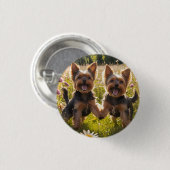 Badge Rond 2,50 Cm Yorkshire Terriers Jouer dans l'herbe (Devant & derrière)
