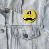 Badge Rond 5 Cm #1 Papa Mustache jaune - Numéro un (En situation)
