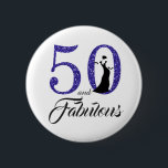 Badge Rond 5 Cm 50 et Fabuleux fête d'anniversaire<br><div class="desc">Célébrez 50 ans de style avec cet élégant design de 50 ans. 50 et fabuleux en parties scintillant bleu foncé et noir et blanc avec silhouette dansante. Des produits correspondants et d'autres couleurs sont disponibles dans notre boutique. La salle de bains privée offre un ensemble douche/baignoire, des articles de toilette...</div>