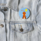 Badge Rond 5 Cm 5e anniversaire tiger ajouter nom bleu orange (En situation)