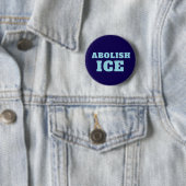 Badge Rond 5 Cm Abolish ICE Protest Sticker Decal (En situation)