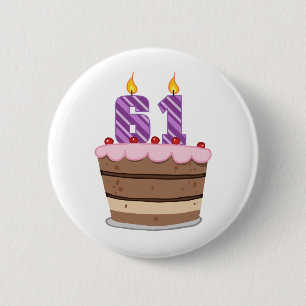 Badge Rond 5 Cm Âge 61 sur le gâteau d'anniversaire