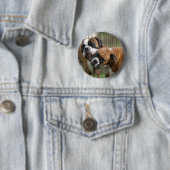 Badge Rond 5 Cm Aide avec la pointe (En situation)