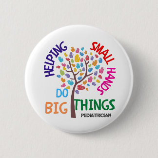 Badge Rond 5 Cm Aider les petites mains à faire de grandes choses
