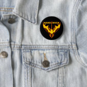 BADGE ROND 5 CM AILES DE HARD ROCK (En situation)