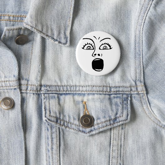 Badge Rond 5 Cm ALARMÉ ! - Blanc (En situation)