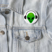 Badge Rond 5 Cm Alien de musique (En situation)