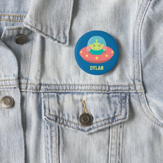 Badge Rond 5 Cm Alien mignon dans le vaisseau spatial, espace (En situation)