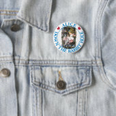 BADGE ROND 5 CM ALIQUEZ LE TROU DE RABBBIT (En situation)