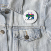 Badge Rond 5 Cm Allons-y Camping (En situation)