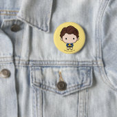 Badge Rond 5 Cm AMIS™ | Chandler Chibi (En situation)
