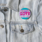 BADGE ROND 5 CM AMOUR PIN SWEET (En situation)