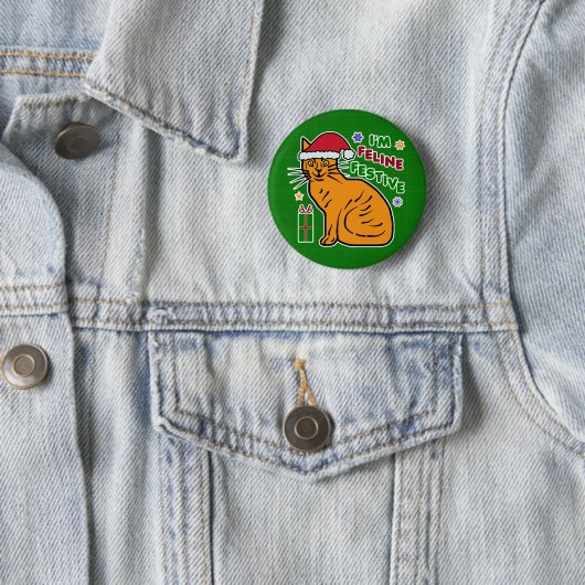 Badge Rond 5 Cm Amusant Noël Chat Feline Festif Jeu de Fêtes (En situation)