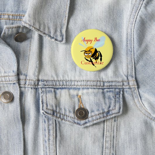 Badge Rond 5 Cm Angry Bee Thunder_Cove (En situation)