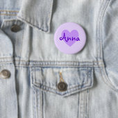 Badge Rond 5 Cm Anna en violet (En situation)
