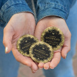 Badge Rond 5 Cm Anniversaire du 50e Mariage Gold & Black<br><div class="desc">Image d'un damas floral brillant doré et diamants or avec un modèle texte personnalisable pour vous de customiser.</div>