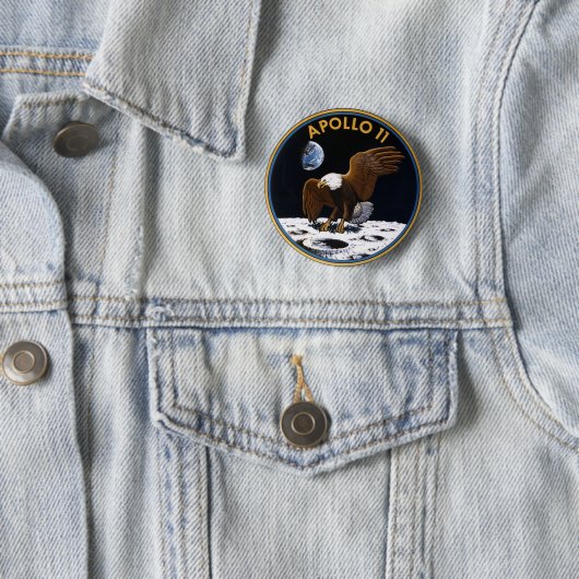 Badge Rond 5 Cm Apollo 11 (En situation)