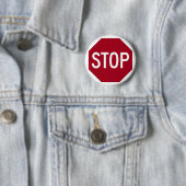 Badge Rond 5 Cm Arrêtez le signe (En situation)