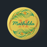 Badge Rond 5 Cm Art Deco Peacock Feather Monogram Stencil<br><div class="desc">Ce magnifique design moderne de pochoir décoratif bouton a l'air vintage Art Déco / Art Nouveau 20's style. Au centre, vous pouvez ajouter votre nom et votre monogramme à l'intérieur du cercle constitué d'un motif abstrait en plumes de paon. Les couleurs sont le vert, le bleu-vert turquoise, l'orange, le marron...</div>