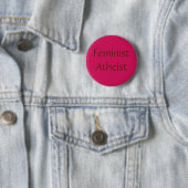 Badge Rond 5 Cm Athée féministe (En situation)