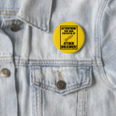 Badge Rond 5 Cm Attaquer Dulcimer (En situation)