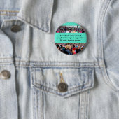 Badge Rond 5 Cm Attends, c'est une manifestation (En situation)