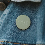 Badge Rond 5 Cm Baby shower Vert Sage Whimsical Mama à être<br><div class="desc">Présentant notre bouton mama-to-be de baby shower vert sauge géant, parfait pour votre simple fête moderne de bouho chaque saison de l'année! Ce bouton a une ambiance boho-chic, neutre genre avec une calligraphie élégante et un design minimaliste délicat, ce qui le rend idéal pour les filles et les garçons. De...</div>