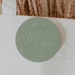 Badge Rond 5 Cm Baby shower Whimsical Sage Green<br><div class="desc">Présentant notre bouton de baby shower vert sauge, parfait pour votre simple fête moderne boho chaque saison de l'année! Ce bouton a une ambiance boho-chic, neutre genre avec une calligraphie élégante et un design minimaliste délicat, ce qui le rend idéal pour les filles et les garçons. De plus, il est...</div>