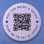 Badge Rond 5 Cm Bachelorette Acheter L'Épouse Un Boisson Violet Co<br><div class="desc">Une simple lavande de couleur lilas pastel violet "Acheter la mariée un verre" Bachelorette Party QR code épinglette ronde dans un style minimaliste moderne avec un détail de coeur mignon. Le modèle peut être facilement mis à jour avec votre code QR et le texte personnalisé, par exemple scanner QR pour...</div>