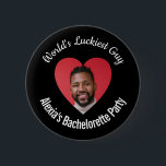 Badge Rond 5 Cm Bachelorette de soirée Guy le plus chanceux du mon<br><div class="desc">Célébrez l'amour et l'humour du couple qui va se marier avec notre insigne de fête de bachelorette "Le gars le plus chanceux du monde" ! Cet accessoire amusant et personnalisé est l'ajout parfait à toute soirée de bachelorette,  ajoutant une touche d'amusement et de divertissement aux festivités.</div>