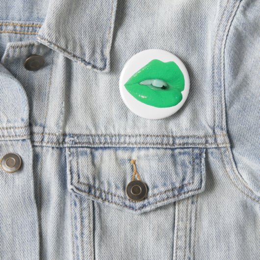 Badge Rond 5 Cm Baiser toxique vert (En situation)