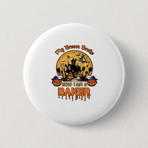 Badge Rond 5 Cm Balai Brisé Pâtissier Halloween Sorcière Chef Citr