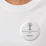 Badge Rond 5 Cm Balise Nom personnalisé de l'arbre généalogique de<br><div class="desc">Bouton Balise de nom de famille de réunion est décoré d'un arbre généalogique aux couleurs de l'arc-en-ciel. 
Facile à personnaliser avec votre nom de famille.
Fera un grand souvenir après l'événement.
Parce que nous créons notre propre oeuvre,  vous ne trouverez pas cette image exacte d'autres designers.</div>