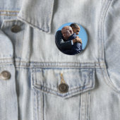 Badge Rond 5 Cm Barack Obama et John Lewis Hugging (En situation)