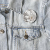Badge Rond 5 Cm Belle Fleur Blanche Délicate (En situation)