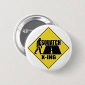 Badge Rond 5 Cm Bigfoot/bouton de signe croisement de Sasquatch (Devant & derrière)