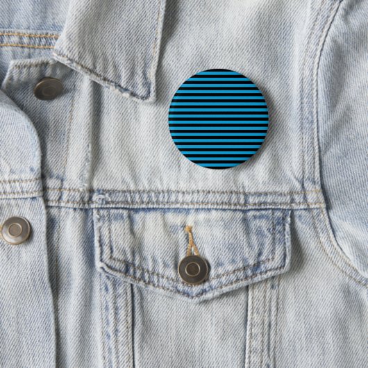 Badge Rond 5 Cm Bleu, Bleu Gris, Motif rayé (En situation)