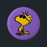 Badge Rond 5 Cm Bois En Lunettes De Soleil<br><div class="desc">Jetez un oeil à ce design super mignon avec des lunettes de soleil cool Woodstock sport.</div>