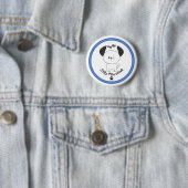 Badge Rond 5 Cm Bouton blanc "Stay Pawsitive" (En situation)