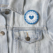 Badge Rond 5 Cm Bouton bleu Plaid Gigi to Be (En situation)