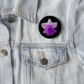 Badge Rond 5 Cm Bouton Daffodil Purple (En situation)